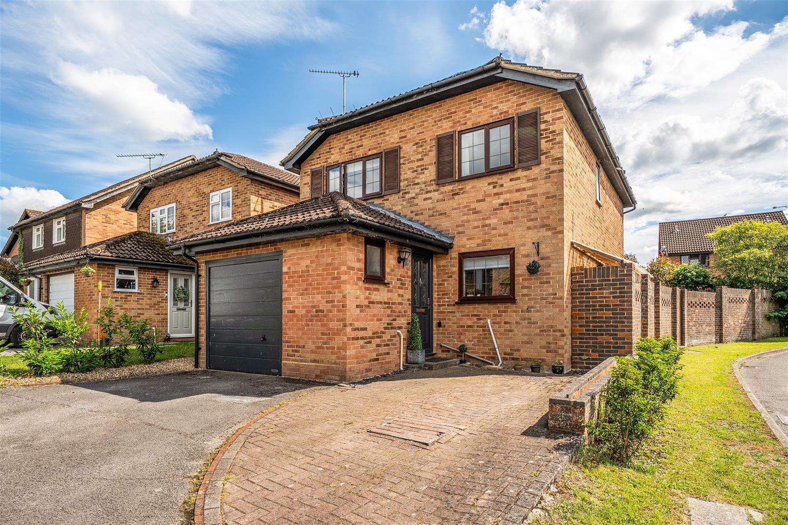 Clover Lane, Yateley